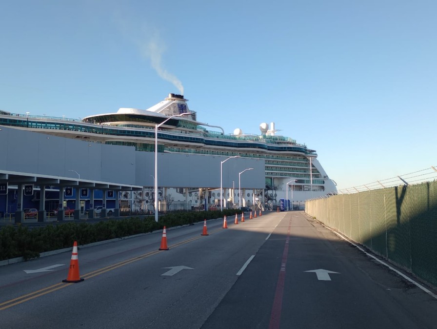 Shuttle service from IAH to Galveston port